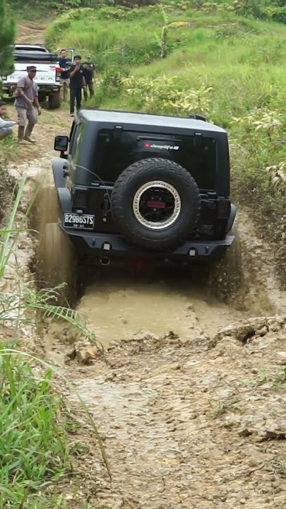 Jeep Wrangler JK Rubicon Crazy Torque in Mud 🔥😲🔥 #jeepwrangler #torque #offroad #shorts