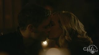 The Originals 5x13 FINALE: Klaus & Caroline kiss