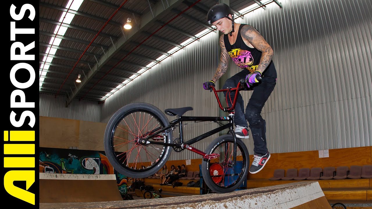 Logan Martin Double Tailwhip 360 Footjam Indoor BMX + Telling All, Alli