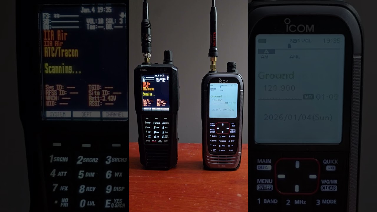 Uniden SDS150 (Diamond RH77CA Antenna) and Icom IC-R30 (Diamond SRJ77CA Antenna) Monitoring Airband