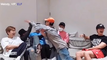 Super Junior YEHYUK Yesung and Eunhyuk fight