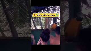 parrot dancing to techno music at party 😂 #meme #funny #viral #funnyanimals #parrot #dancingparrot