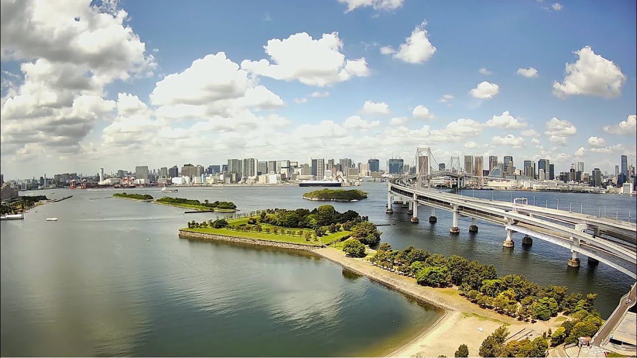 Live camera view of Rainbow Bridge in Tokyo, Japan