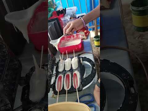 waffle with hotdog trading video
