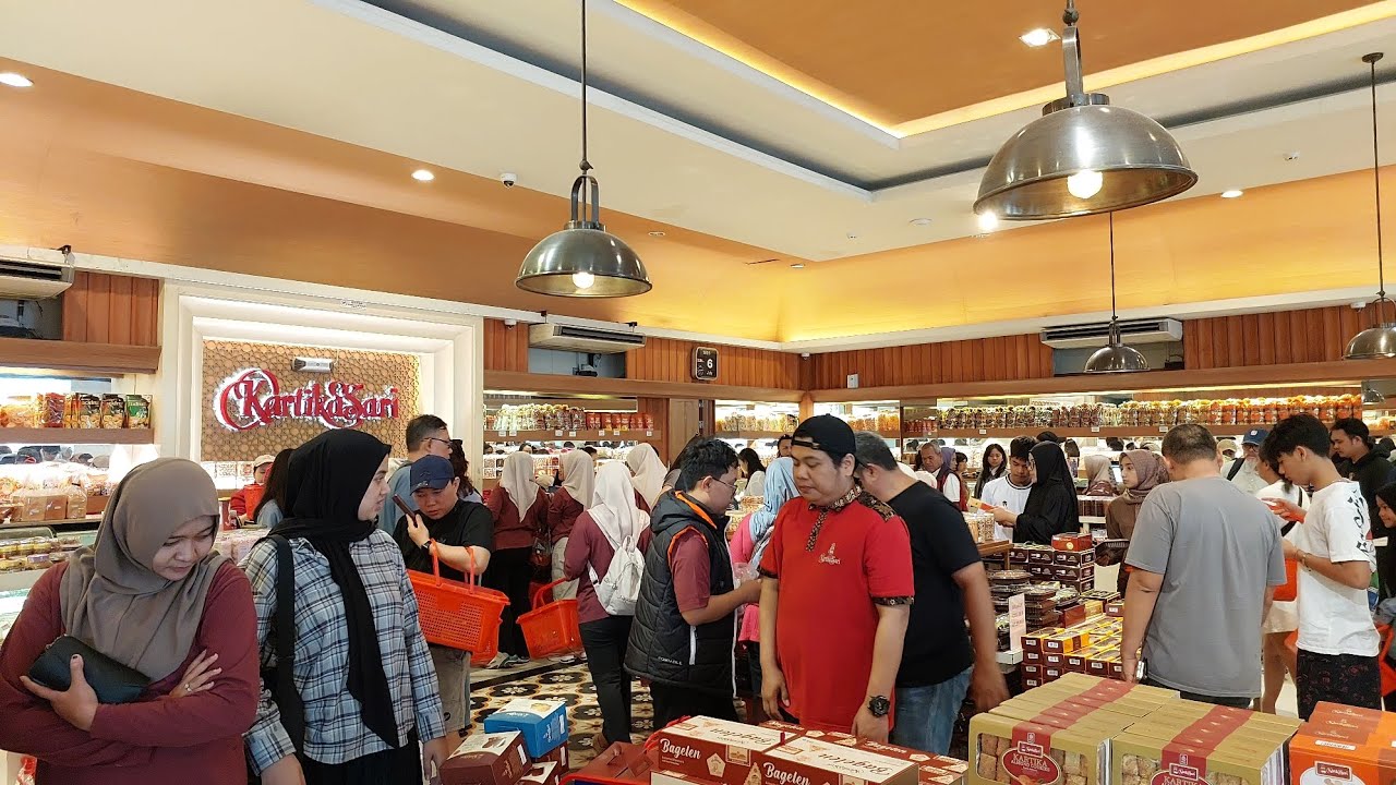 Riview Kartika Sari pusat Oleh Oleh Bandung yang terkenal