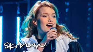Halie performs «Youth» | SVT/NRK/Skavlan