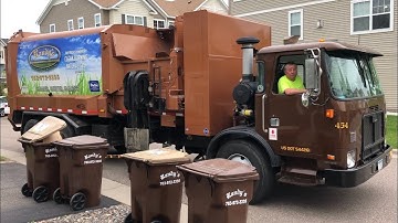 Randy’s Autocar Labrie Automizer Garbage Truck