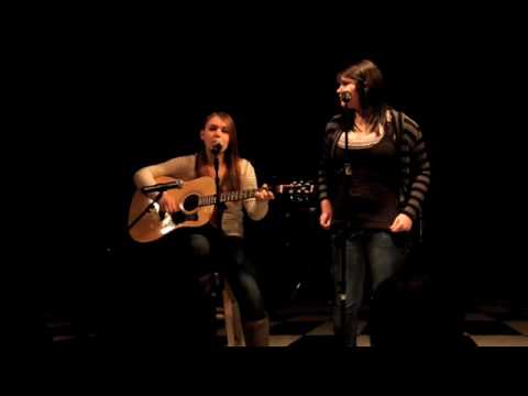 NEW GIRLFRIEND COFFEEHOUSE REINA DEL CID COVER HD!!!