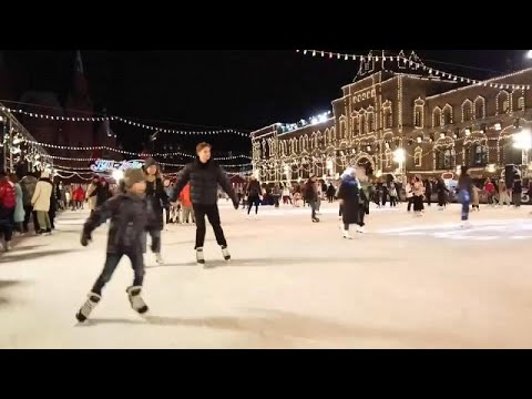 Traditional skating in Moscow while the Bidens unveil the White House Christmas decorations