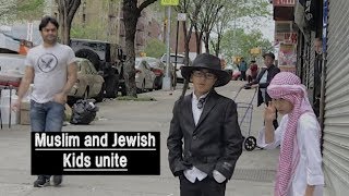 MUSLIM CHILD & JEWISH CHILD REUNITE IN PUBLIC 👳🏼‍♀️💂🏻‍♀️