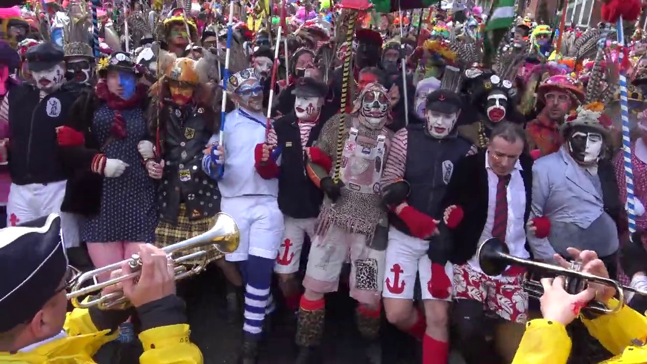 Le déguisement de Carnaval de Dunkerque pour homme qui va faire le buzz!