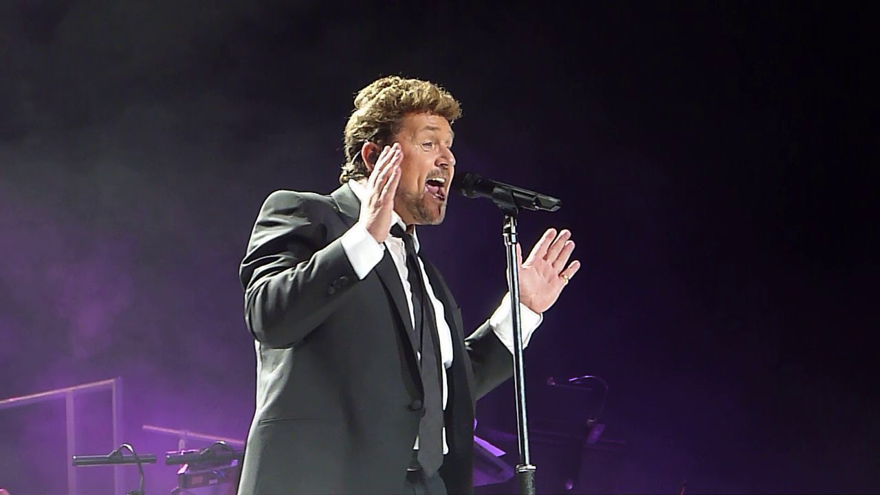 Michael Ball You Can T Stop The Beat Leeds Arena 08 12 17 Hd Youtube