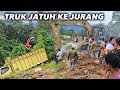 Evakusi Truk Dari Jurang Di Tanjakan Batu Jomba || Truk Gagal Nanjak - Mobil Mundur Di Tanjakan