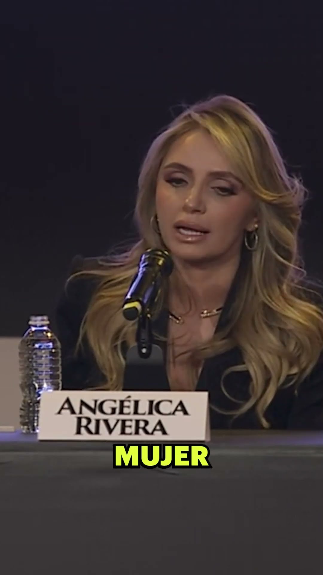 Angélica Rivera habla sobre las escenas sensuales de 'Con esa misma mirada' ? #News #Original
