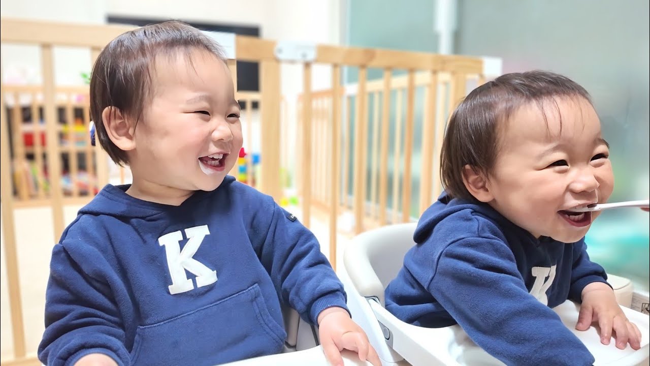 パパが早く帰宅した日の双子の晩ごはん - YouTube