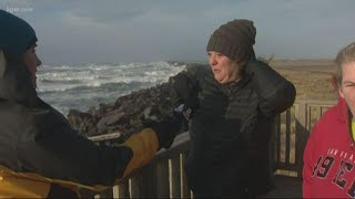 High winds draw storm lovers to Oregon coast