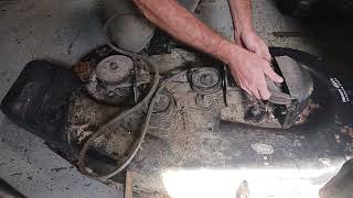 how to change a mower deck belt on a Craftsman LT1000 riding lawn mower year 2002 42-inch deck