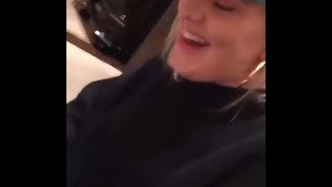 ADELE SINGING HELLO FOR THE FIRST TIME IN TWO YEARS