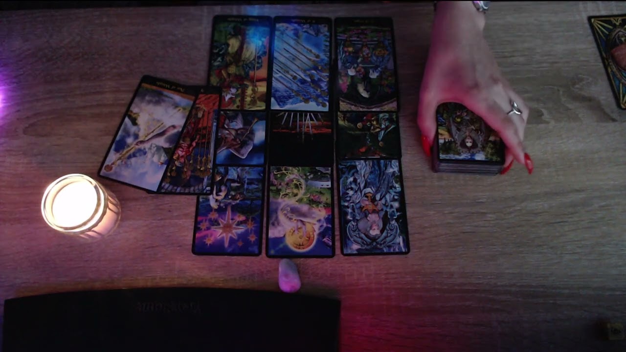 טארוט - בחרי פריסה 🎁 מה הוא חושב עלייך ? 🤩 מה מרגיש אלייך ? 💞 מה בניכם ? 🎯 0524513043