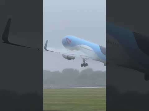 Tui B767-300ER Departs
