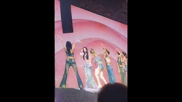 TWICE Chayeong and Momo