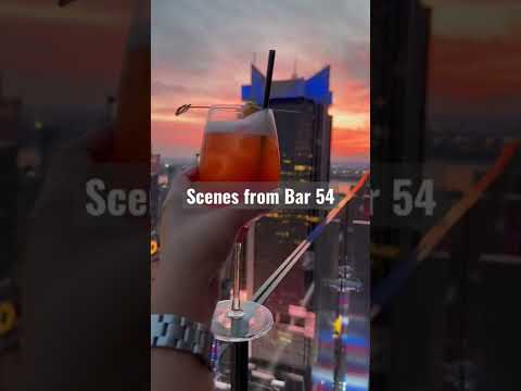 Video: Bar 54, New Yorgi kõrgeim katusebaar
