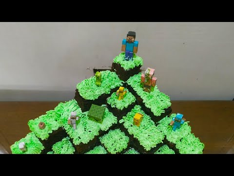 Homemade Minecraft birthday Cake with homemade Toy Toppers 👦