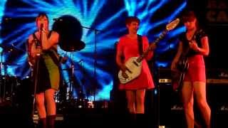 The Launderettes - Girls In New Jersey (Live at London Hard Rock Calling, Jul &#39;12)