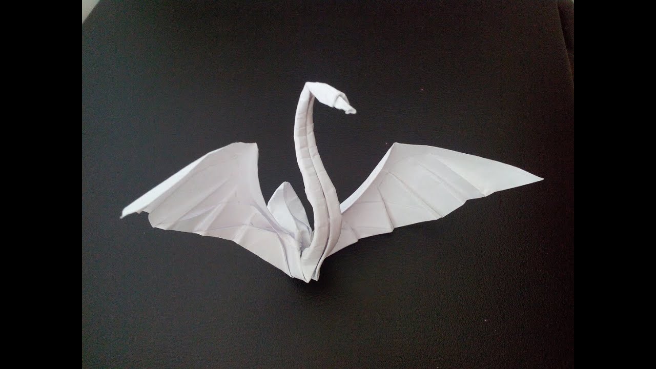 Бумажный лебедь. Оригами лебедь а4. Лебедь шипун оригами. Поделка лебедь из бумаги. Оригами белый лебедь.