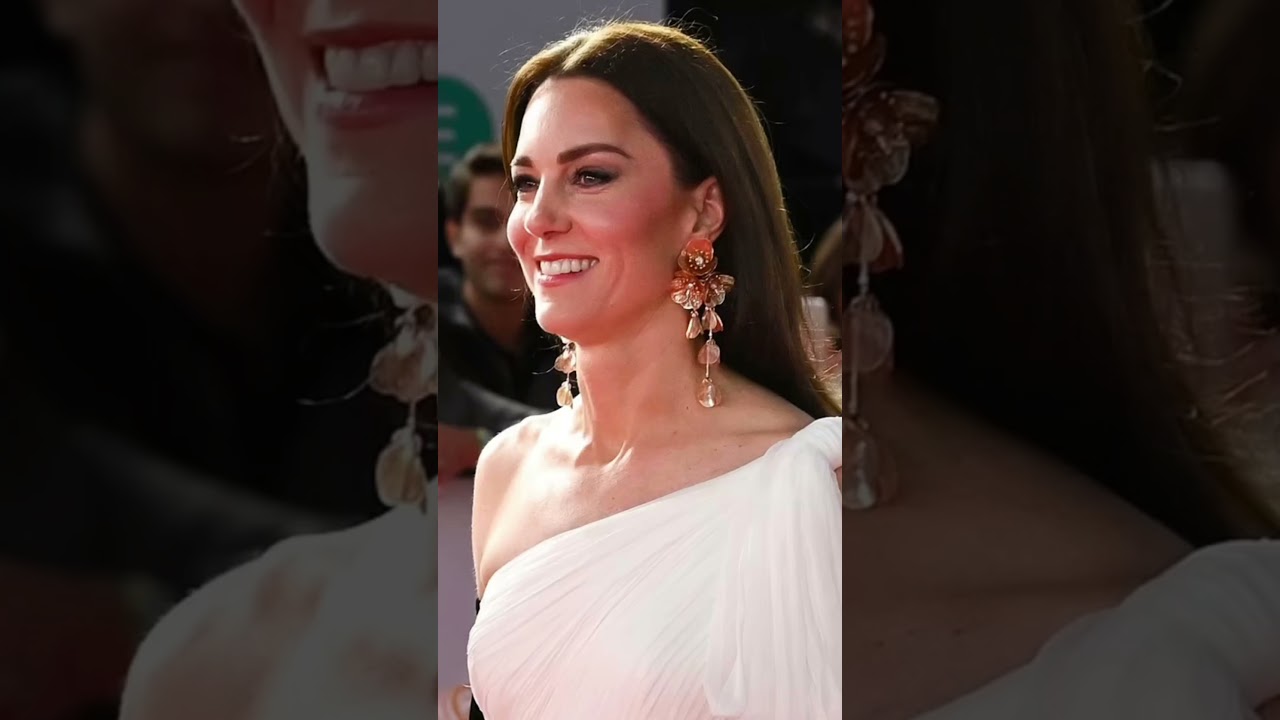 Would you wear this gorgeous Floral earring from ZARA? 