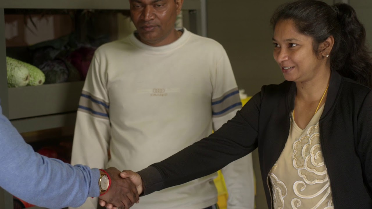 Lagoon Attitude Hotel: Local Farmers EN