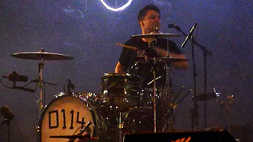 Arctic Monkeys - Old Yellow Bricks [Live at Rock En Seine, Paris - 22-08-2014]