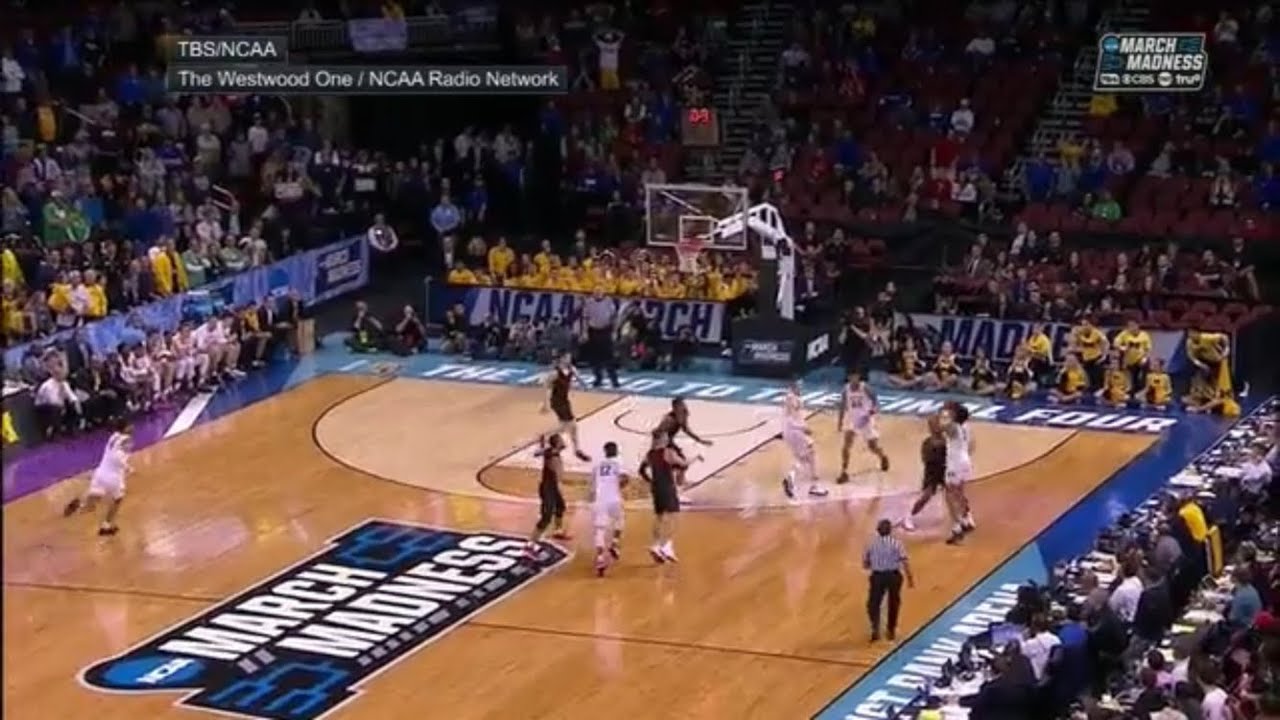 Ex-Wolverine Jordan Poole makes another long-distance buzzer beater 