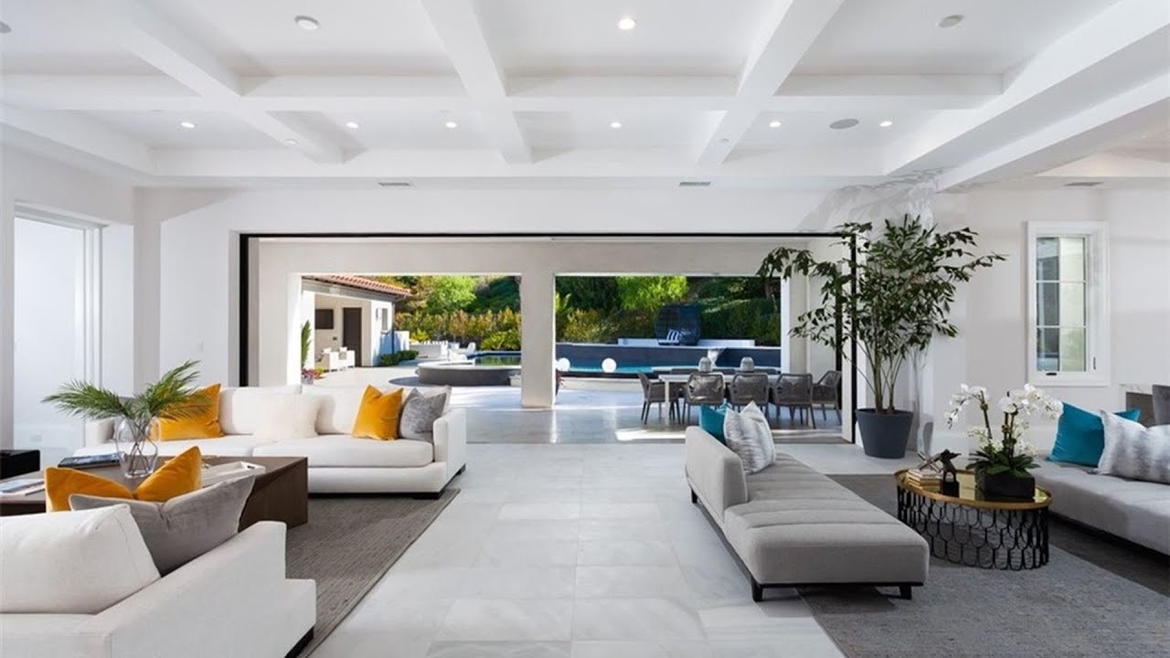 This 15,495,000 Exceptional home in Newport Coast is a truly