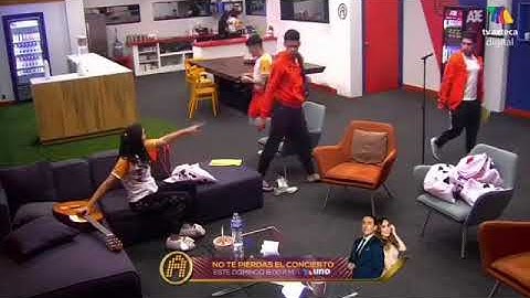 Dennis celoso del Beso que Carlos le dio a angie | La Academia 2019
