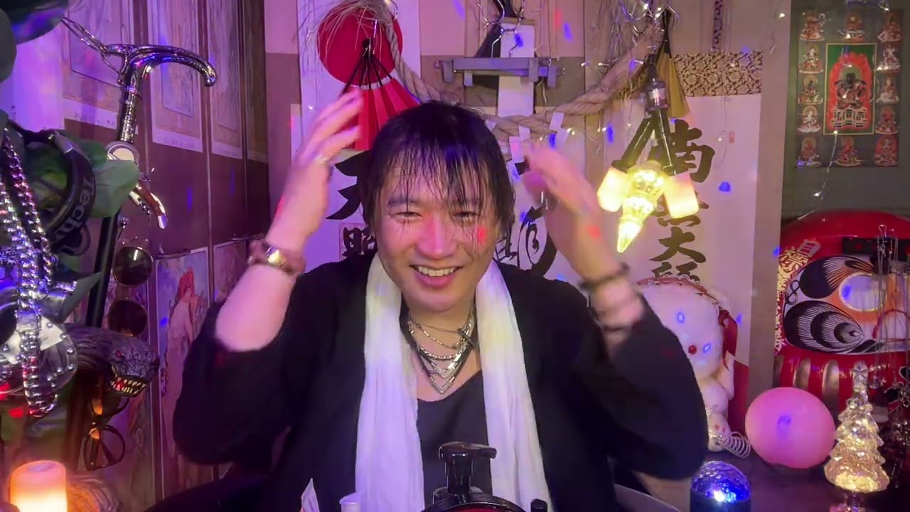 美容: シャワー浴びたてで株主優待大混じりのスキンケアとメイクアップ (Skincare & Makeup just after Shower) by Hiroki 202603070739