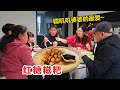 四川小吃红糖糍粑，配上超赞牛腩面，一家人吃饱了！