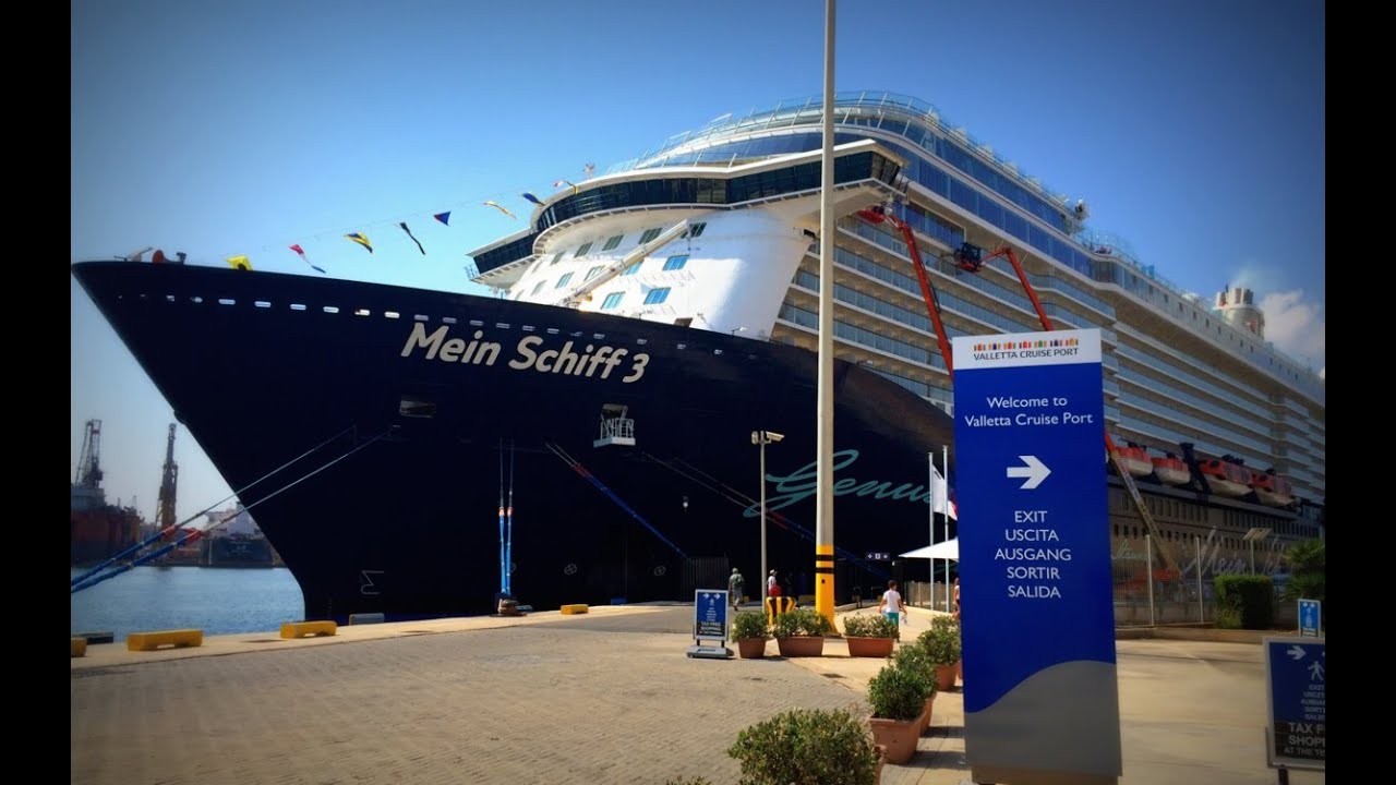 Mein Schiff 3 Feuerwerk Sailaway Malta Adria Kreuzfahrt 09 08 15 Youtube