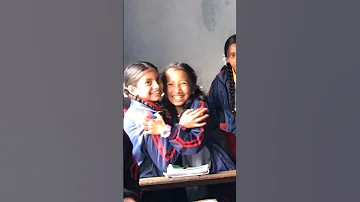 School kids teach me how to dance in Nepal 🇳🇵