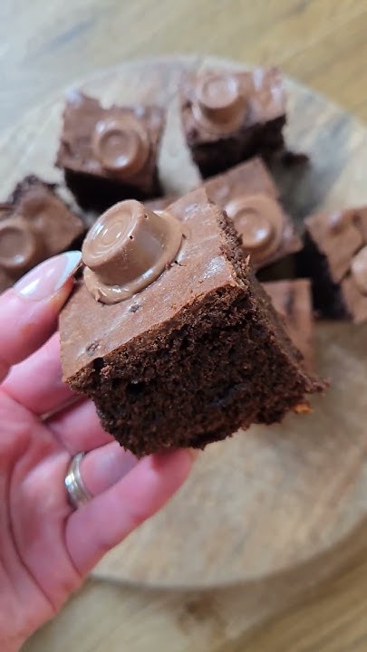 rolo-chocolate-brownies-who-would-you-give-your-last-rolo-to-these