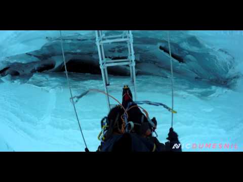 Everest ladder crossing in 4k