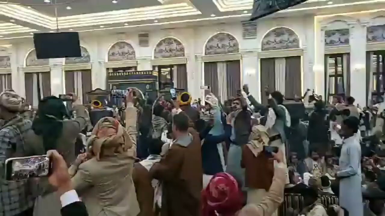 من عرس الفنان نواف ابو بكر شوف تفعل الجمهور مع اغاني الفنان ارحال علي عنبه ❤