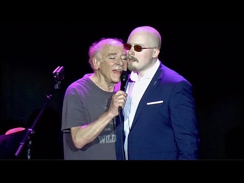 Art Garfunkel and his son cover The Everly Brothers live in Napa, May 12, 2019 (4K)
