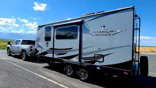 Outdoors RV 19MKS Titanium Auto Leveling Demonstration. Must have feature!