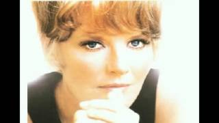 Petula Clark : Kiss Me Goodbye chords