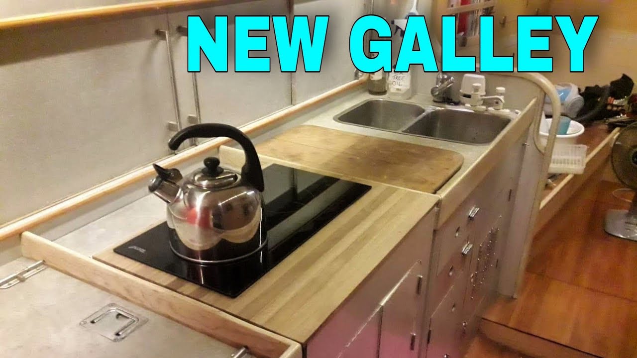 Fitting an induction hob on a sailboat – Sailing Ep146