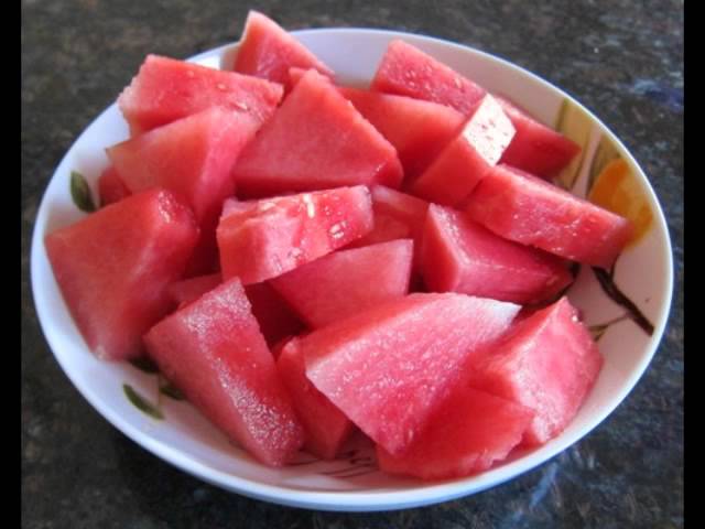 ASMR: Eating Cheese Rings & Watermelon