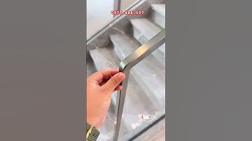 Cầu thang kính âm sàn 12li tay vịn vuông 20 màu xám xước #tayvinnhom3dhanoi #tayvinnhom3d #tayvinhot