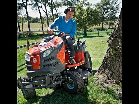 Video: Esnaf sürme çim biçme makinesinden bir lastiği nasıl çıkarırsınız?