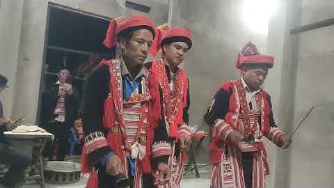 iu miền lễ cũng cấp xác phần đầu phần lễ lên hương 